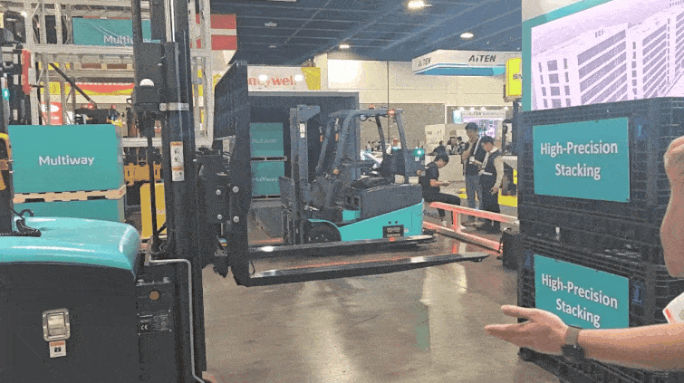 カウンターバランス式無人フォークリフトによる高精度スタッキング
